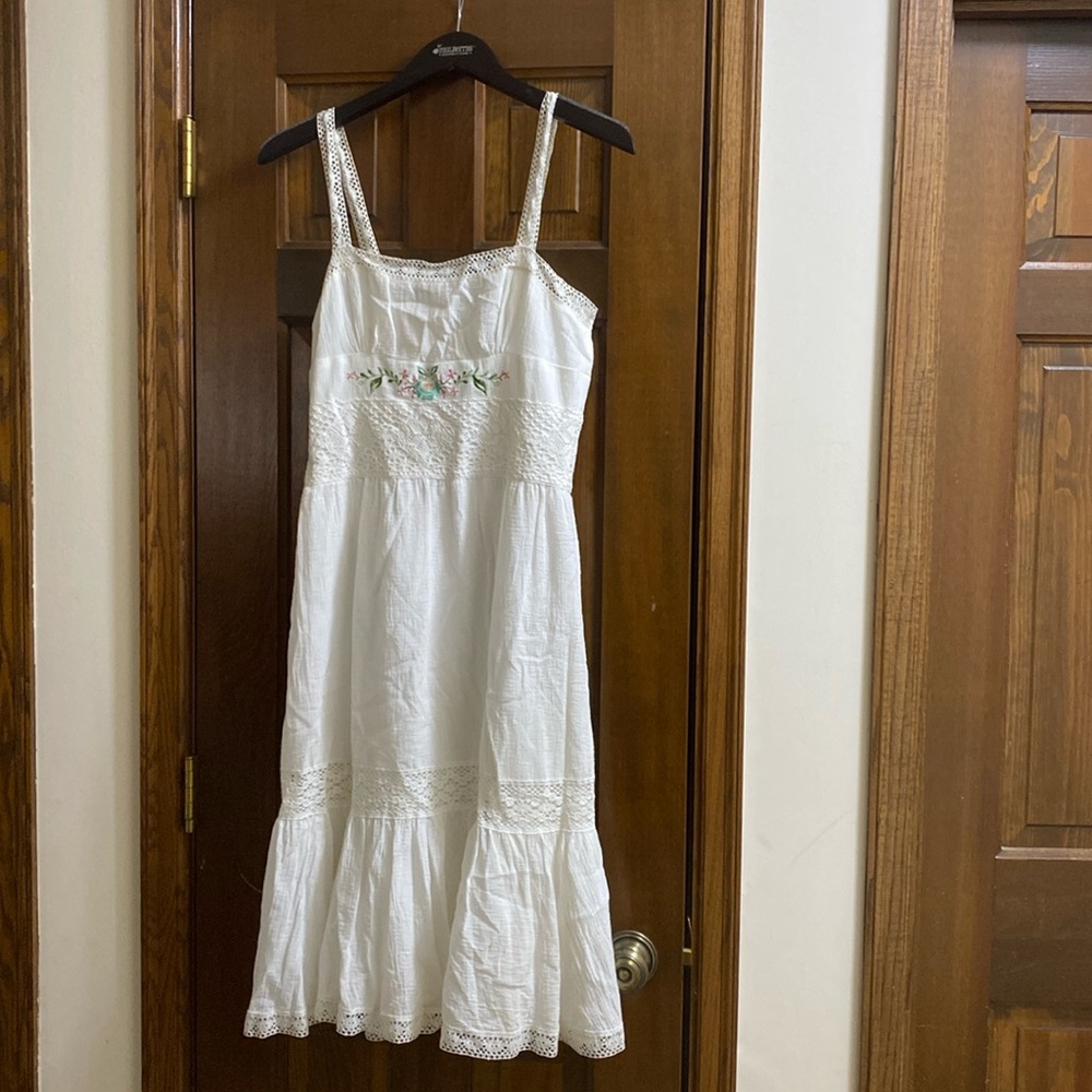 Laundry by Shelli Segal early 2000’s white dress size 4